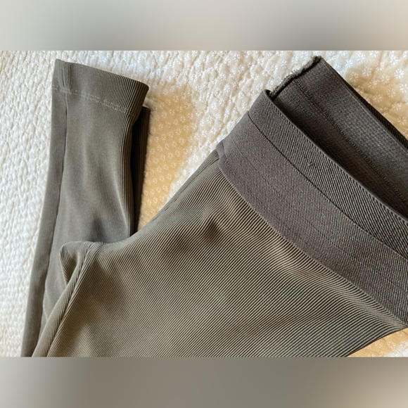 BCBG Leggings with Back Zips - Picture 5 of 7